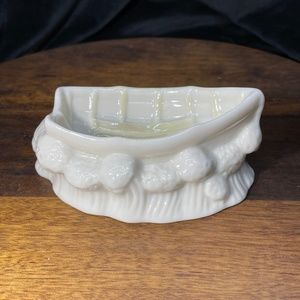 Belleek Boat Open Salt / Ashtray